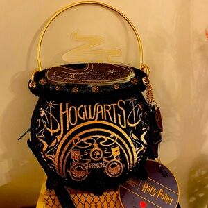 Harry Potter X Fred Segal Hermione’s Magic Cauldron Crossbody Black 🎃Halloween